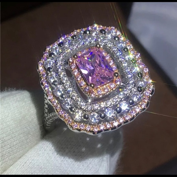 Ring - Picture 2 of 4